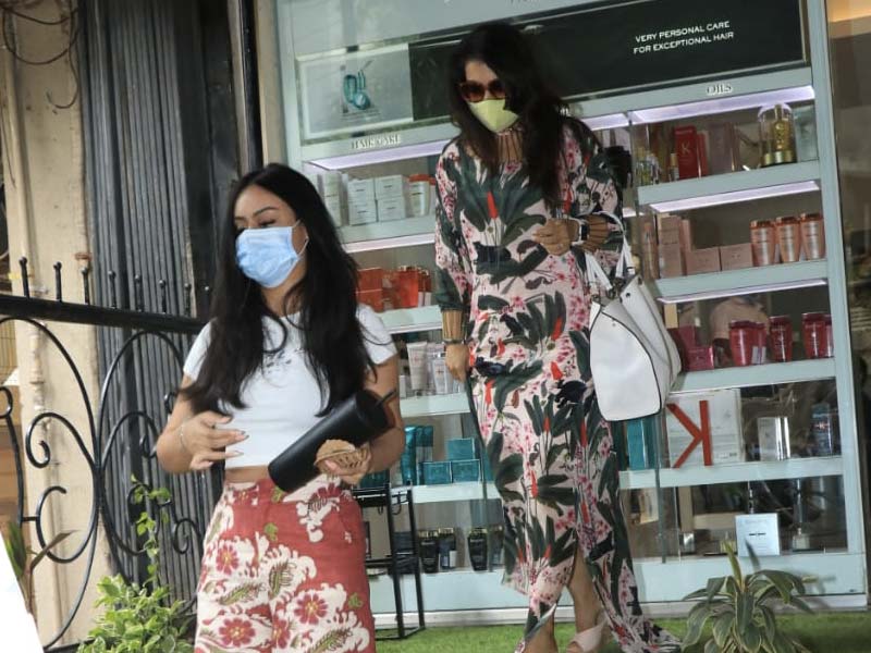 Kajol's Birthday Prep Included A Salon Date With Daughter Nysa