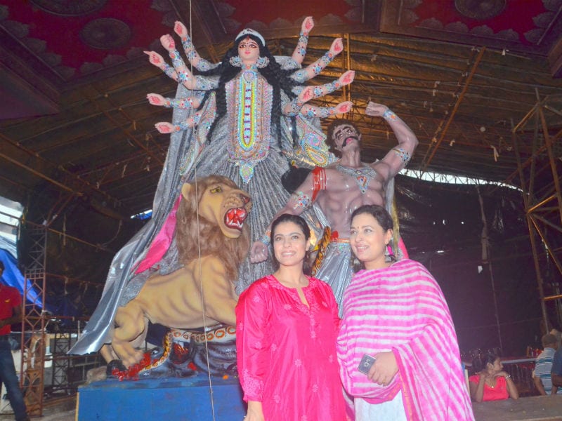 Photo : Kajol Starts Durga Puja Celebrations With Cousin Sharbani