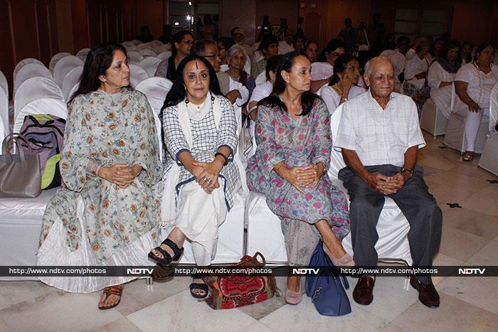 Soni Razdan, Neena Gupta Attend Kalpana Lajmi\'s Prayer Meet