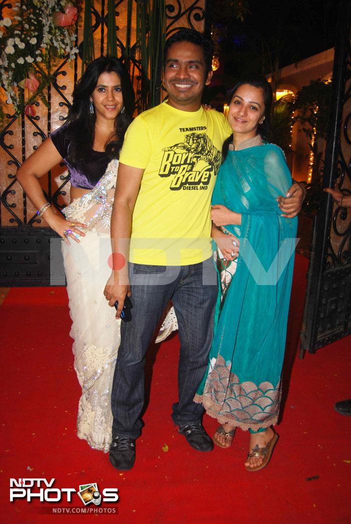 Anita Hassanandani joins in the duo for a picture.