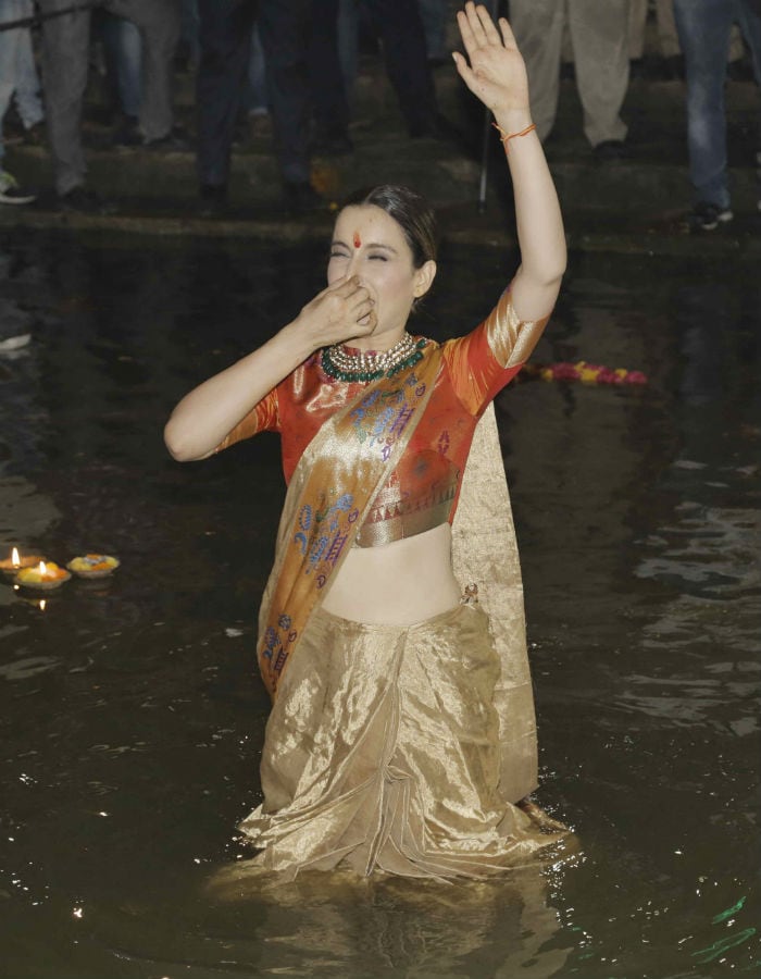 Kangana Ranaut Takes A Dip In Ganga, Chants Har Har Mahadev