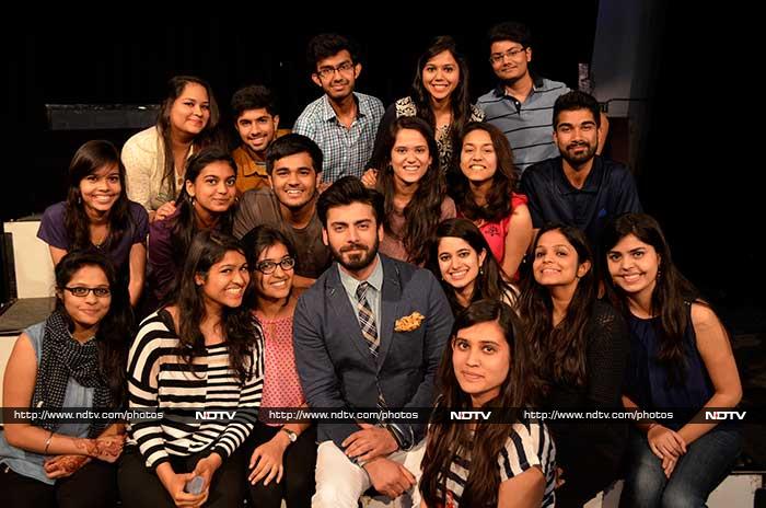 A glimpse at Fawad's fan frenzy. No Words. <br><br>Image Courtesy: Chayan Rastogi