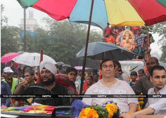 In Rainy Mumbai, The Kapoors Give Ganpati A Grand Send-Off