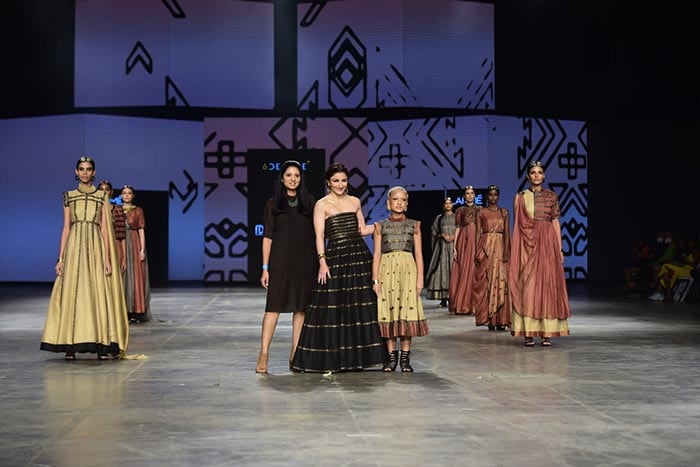 Earlier, Kareena's sister-in-law Soha Ali Khan also walked the ramp for Abstract By Megha Jain Madaan as part of 6Degree's 'Colours Of India' collection.