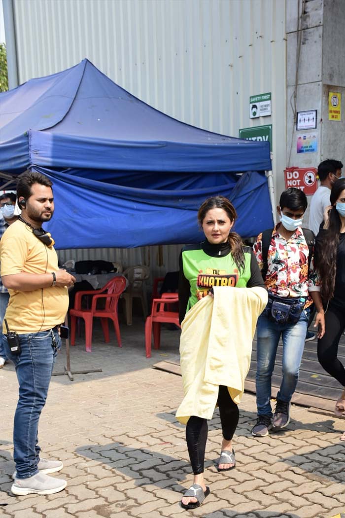 Rashami Desai was spotted at a shoot location