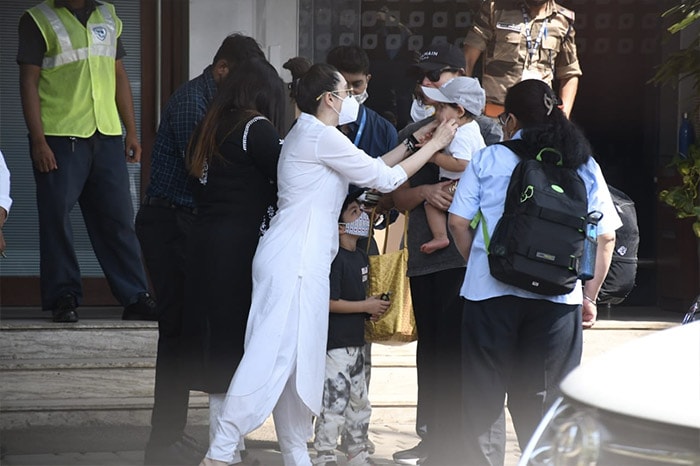 Kareena Kapoor, Sister Karisma And Allu Arjun"s Airport Diaries