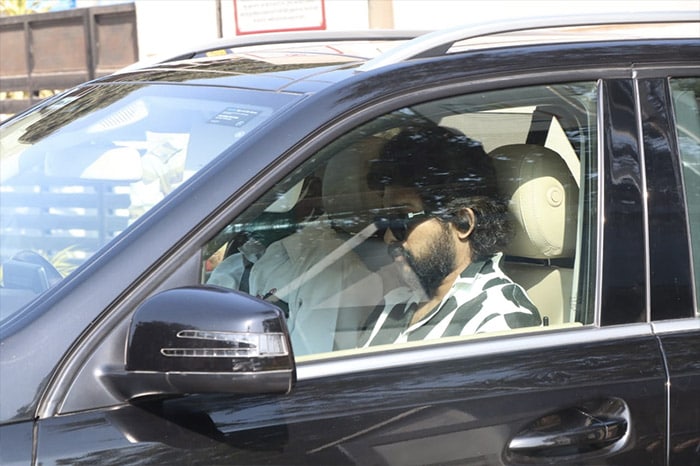 Kareena Kapoor, Sister Karisma And Allu Arjun"s Airport Diaries