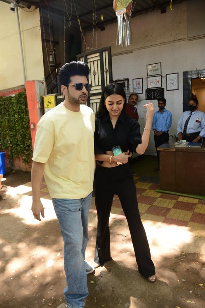 Karan Kundrra and Tejasswi Prakash were spotted outside Mukesh Chhabra's office.