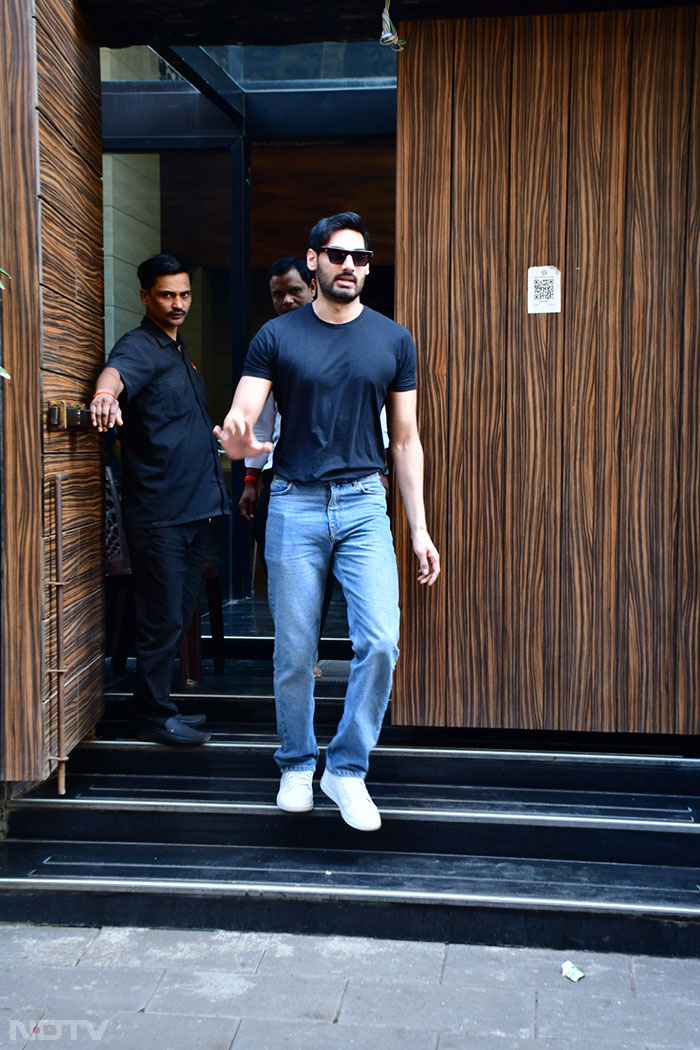 Ahan Shetty waved at the shutterbugs.(Image Courtesy: Varinder Chawla)