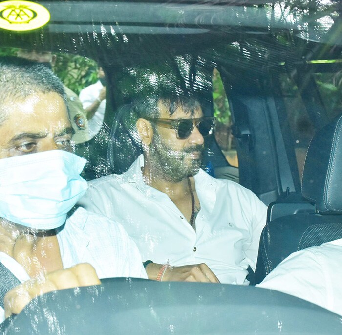 Kareena, Kiara And Others Visit Akshay Kumar