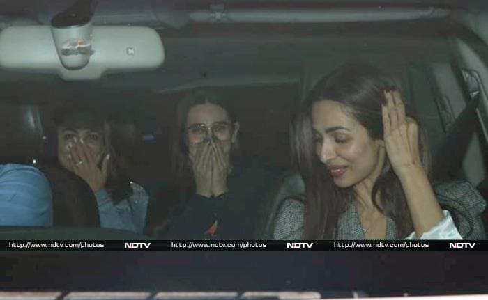 Kareena, Karisma Kapoor, Malaika Arora - The Usual Suspects At Karan Johar\'s House Party