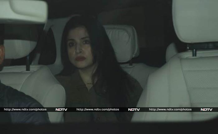 Kareena, Karisma Kapoor, Malaika Arora - The Usual Suspects At Karan Johar\'s House Party