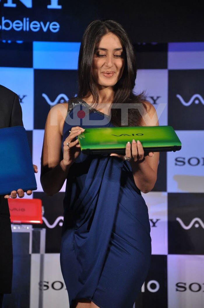 Kareena Kapoor unveils latest Sony Vaio series Laptop.