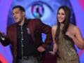 Photo : Kareena, Salman shake it for Bigg Boss