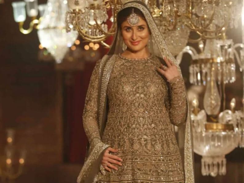 Kareena did not completely detach herself from the showbiz scenario during pregnancy. Heavily pregnant, she walked the ramp for Sabyasachi at the Lakme Fashion Week. Post pregnancy, the first magazine cover she featured on was on Filmfare's September issue.