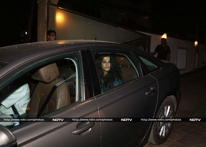 Kareena Kapoor Hosts Malaika And Amrita For A Light Bite