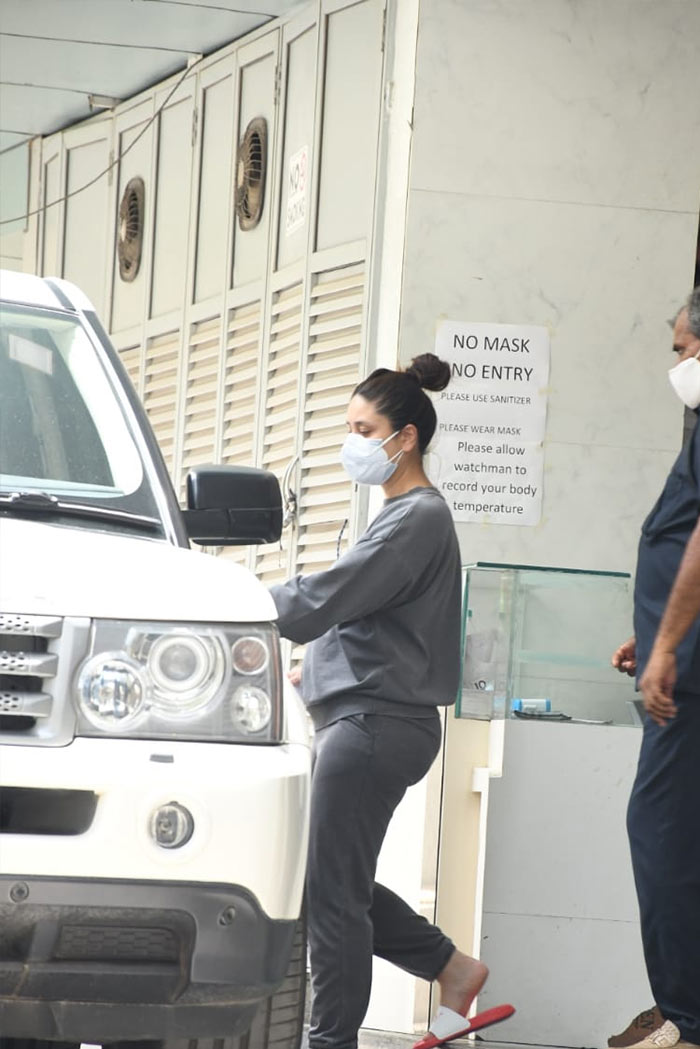 Kareena Kapoor Spotted At A Clinic