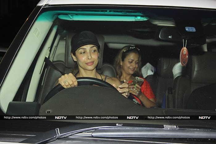 Malaika, Karisma Hung Out With The Chillar Party