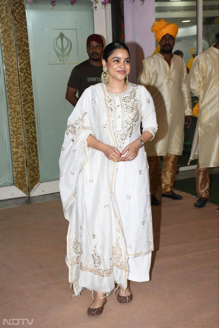 Sumona Chakravarti was also pictured at the venue. (Image courtesy: Varinder Chawla)