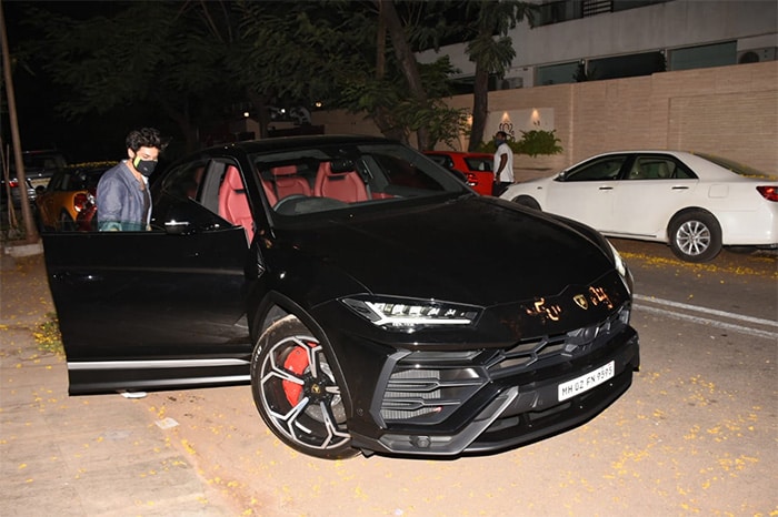Get Used To Seeing Kartik Aaryan With His New Ride - A Lamborghini Urus