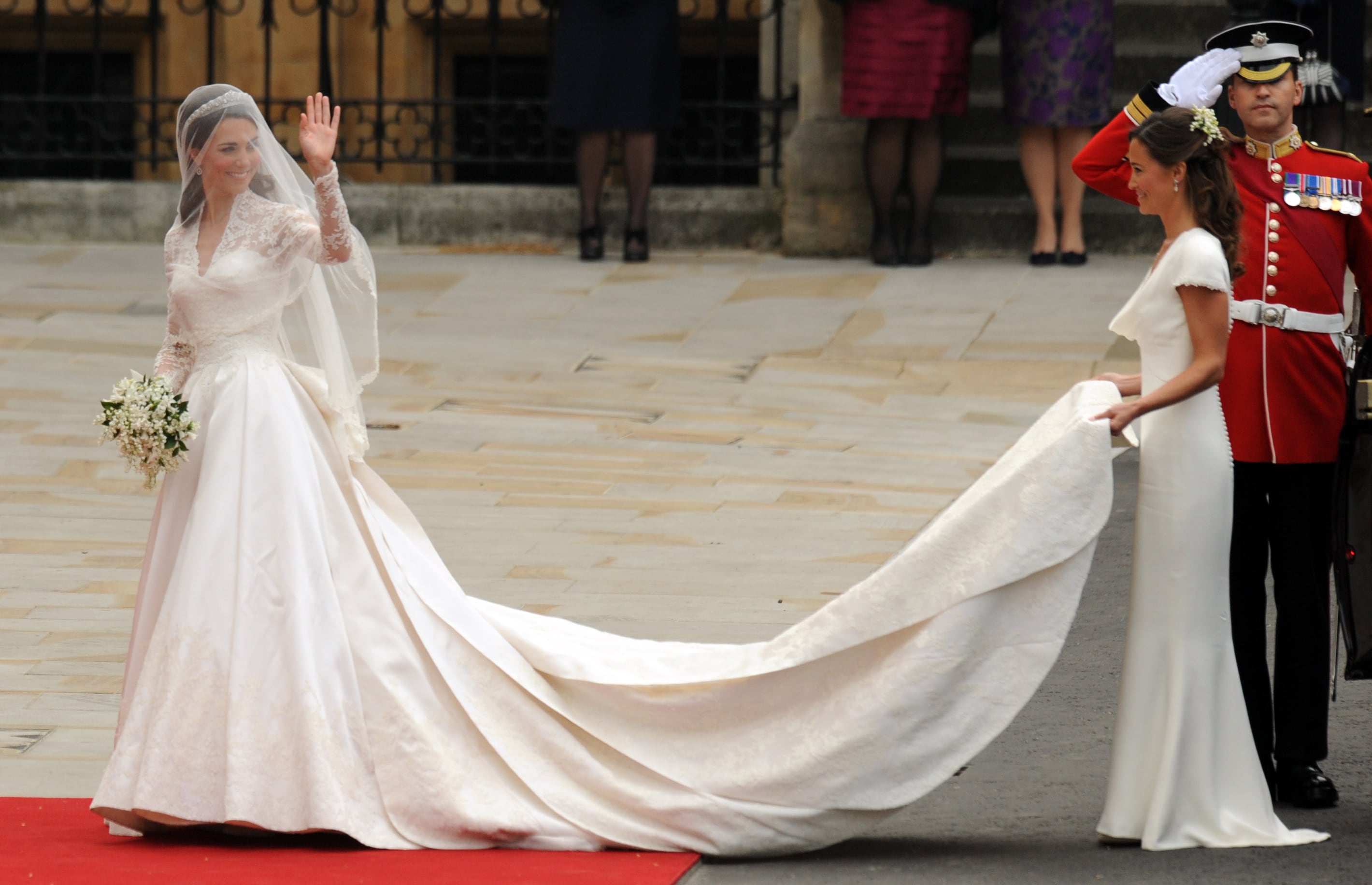 Kate walks down the red carpet.