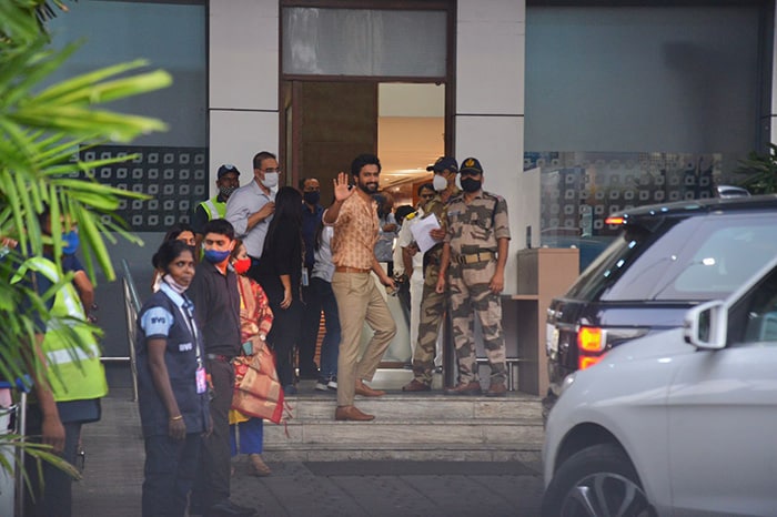 Katrina Kaif And Vicky Kaushal Leave For Wedding With A Smile And A Wave