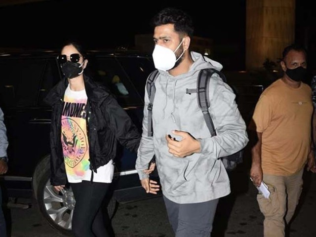 Katrina Kaif And Vicky Kaushal's Airport Diaries