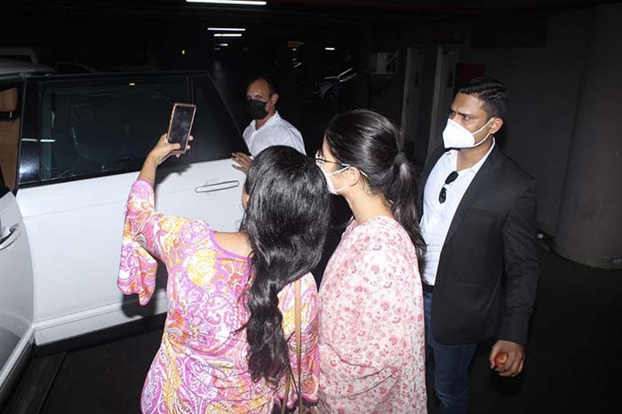 Katrina Kaif And Ajay Devgn"s Airport Diaries