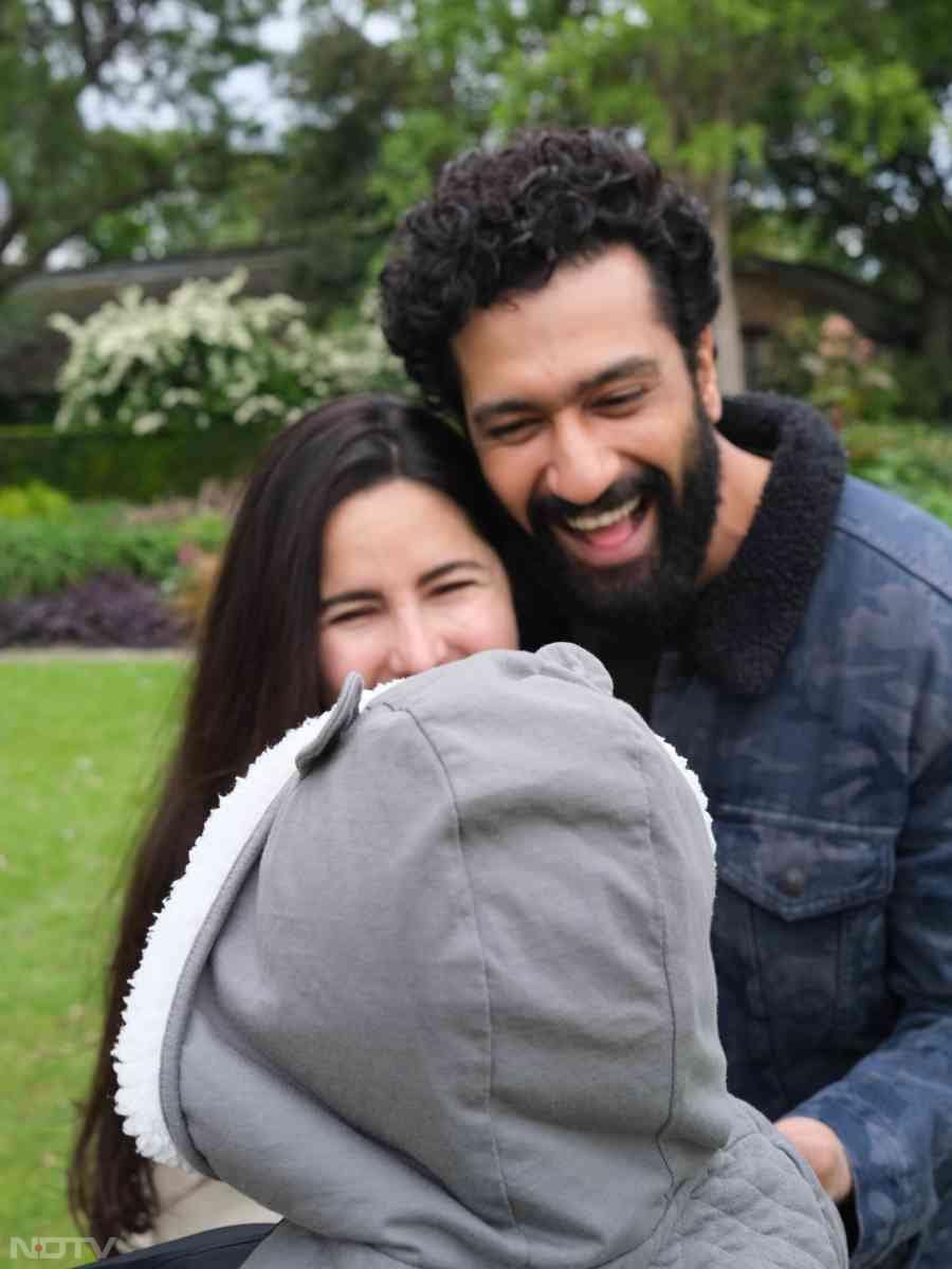 विक्की कौशल और कपल अपनी जिंदगी के अगले पड़ाव पर तब पहुंचे, जब 7 नवंबर 2025 को उनके घर पहले बच्चे, बेटे विहान कौशल का जन्म हुआ.