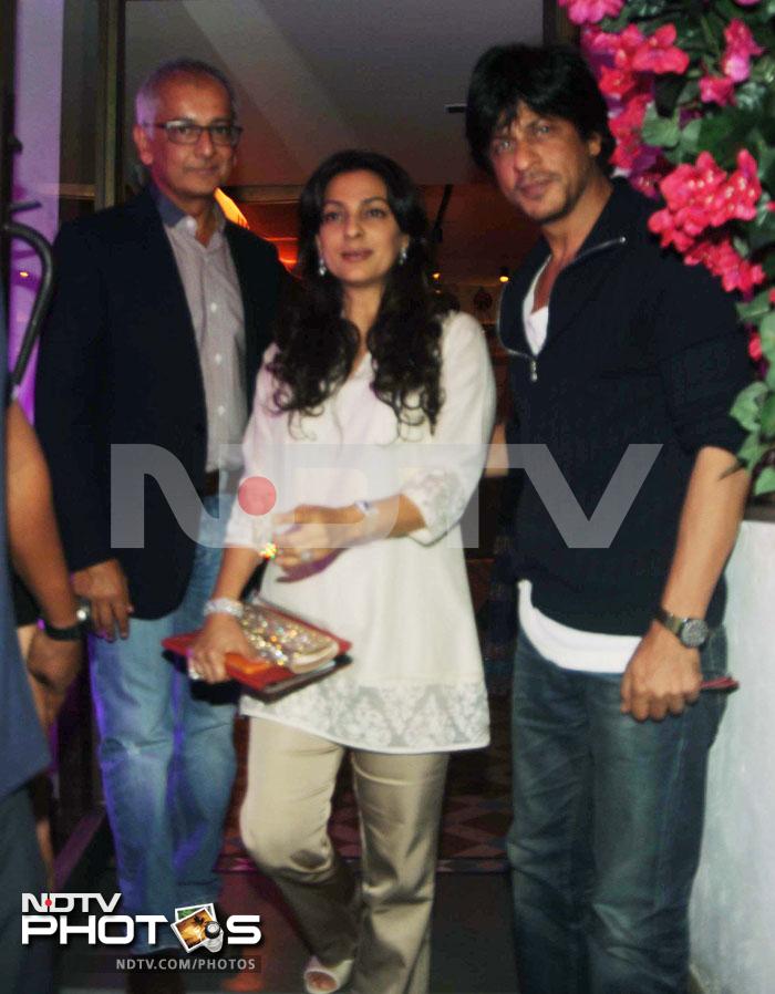 SRK is Juhi\'s special guest