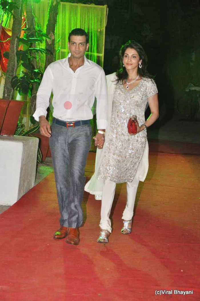 Actress Isha Kopikkar with her husband Timmy Narang