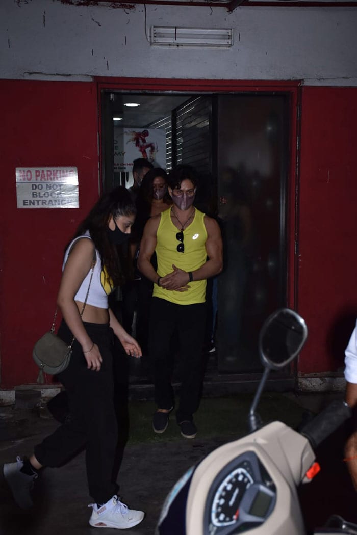 <i>Baaghi 2</i> co-stars Disha and Tiger were spotted together. Tiger's sister Krishna Shroff was also spotted with the couple.