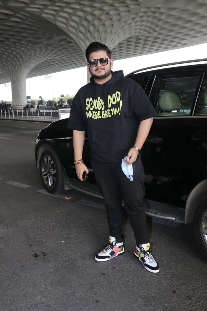 Vishal Mishra kept it casual and looked dapper when clicked by paparazzi