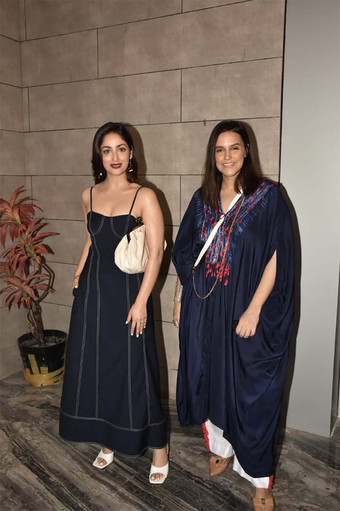 Yami Gautam and Neha Dhupia happily posed for the shutterbugs. Yami wore a denim dress while Neha Dhupia was pictured in a blue and white outfit.