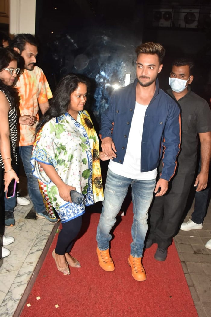 Aayush Sharma and Arpita Khan were spotted at <i>Antim</i> screening in Mumbai