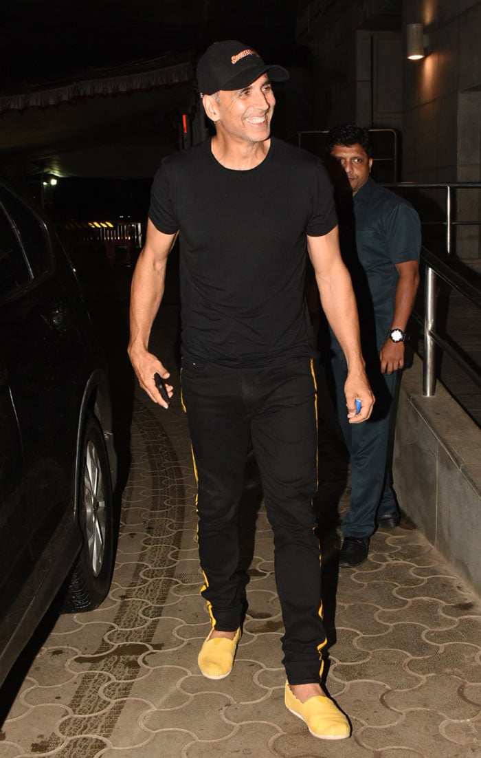 Sonakshi Sinha Hosts Special Screening For Ayushmann, Tahira And Other Friends