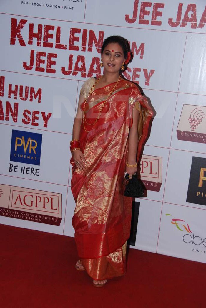 Actress Sharbani Mukherjee in a bengali style saree.