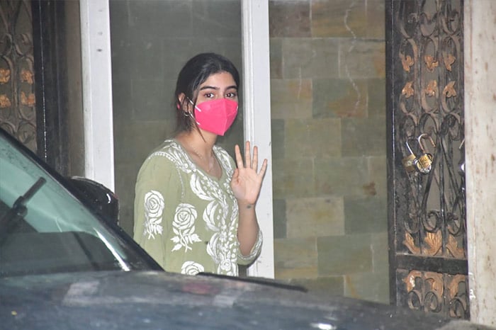 She waved at the mediapersons present outside the studio.