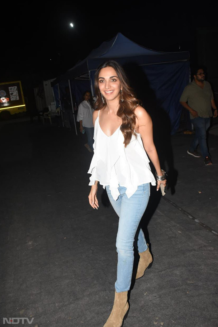 Kiara Advani answered the work call in a lovely white top. (Image Courtesy: Varinder Chawla)