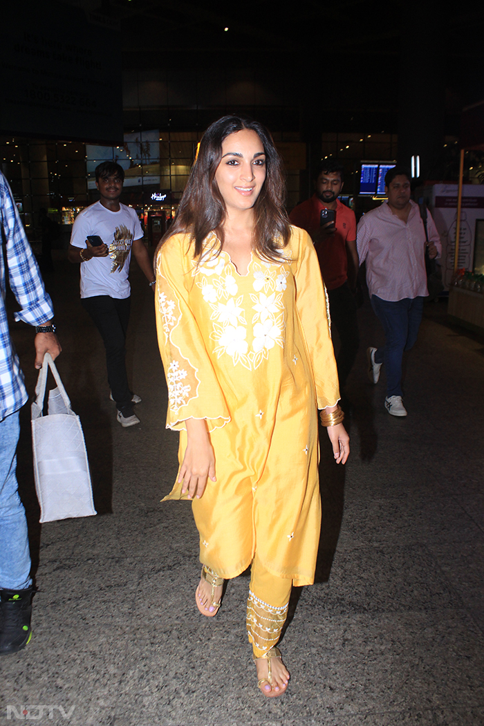 Kiara Advani\'s Sunshine Vibes Lit Up The Airport