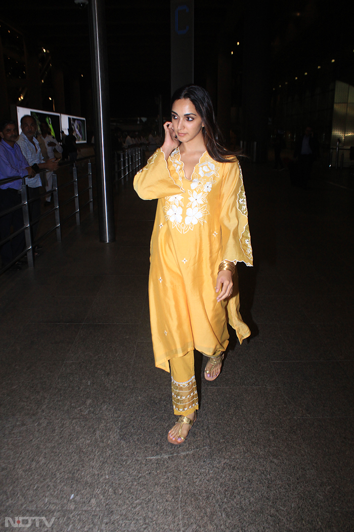 Kiara Advani\'s Sunshine Vibes Lit Up The Airport