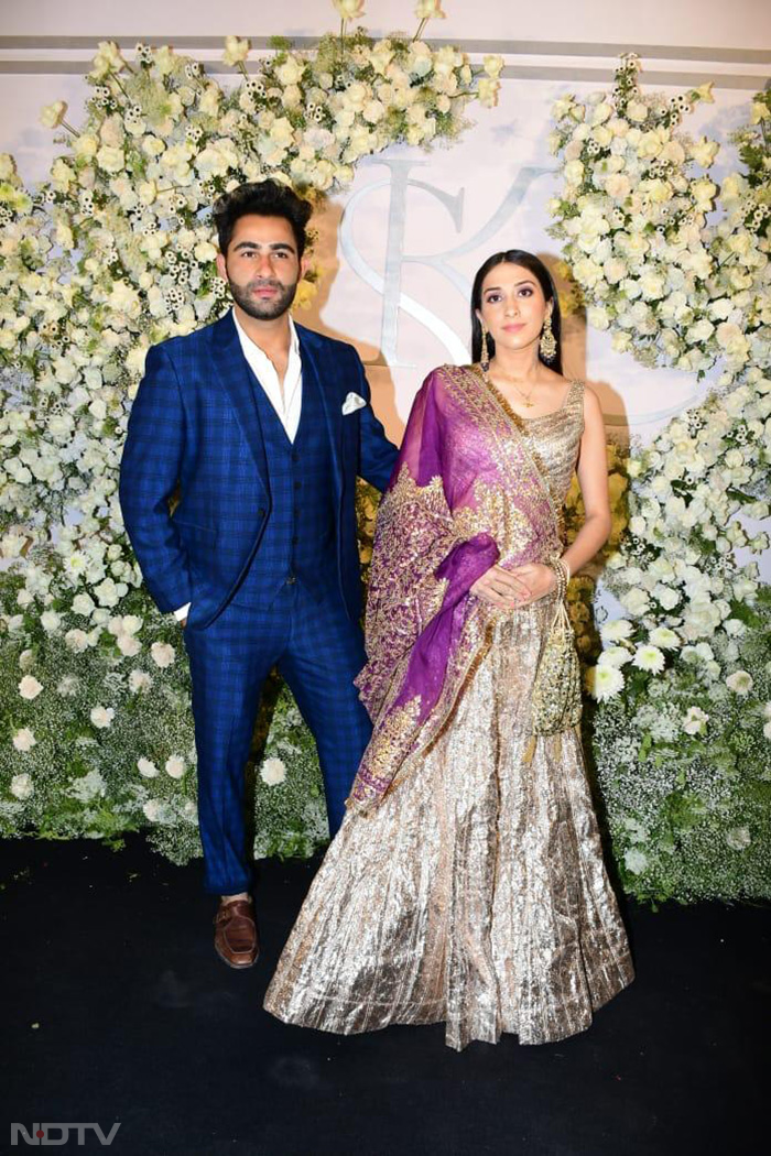 Armaan Jain posed with his wife Anissa Malhotra at Sidharth-Kiara's wedding reception party. (Image Courtesy: Varinder Chawla)
