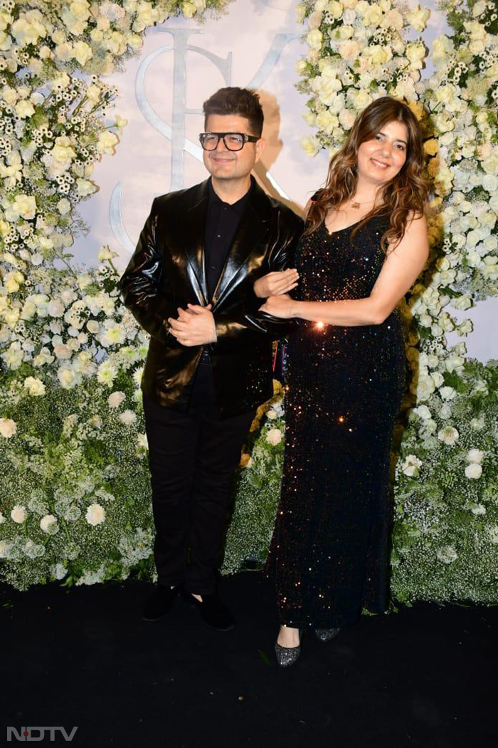 Celebrity photographer Dabboo Ratnani attended Sidharth-Kiara's wedding reception party.(Image Courtesy: Varinder Chawla)