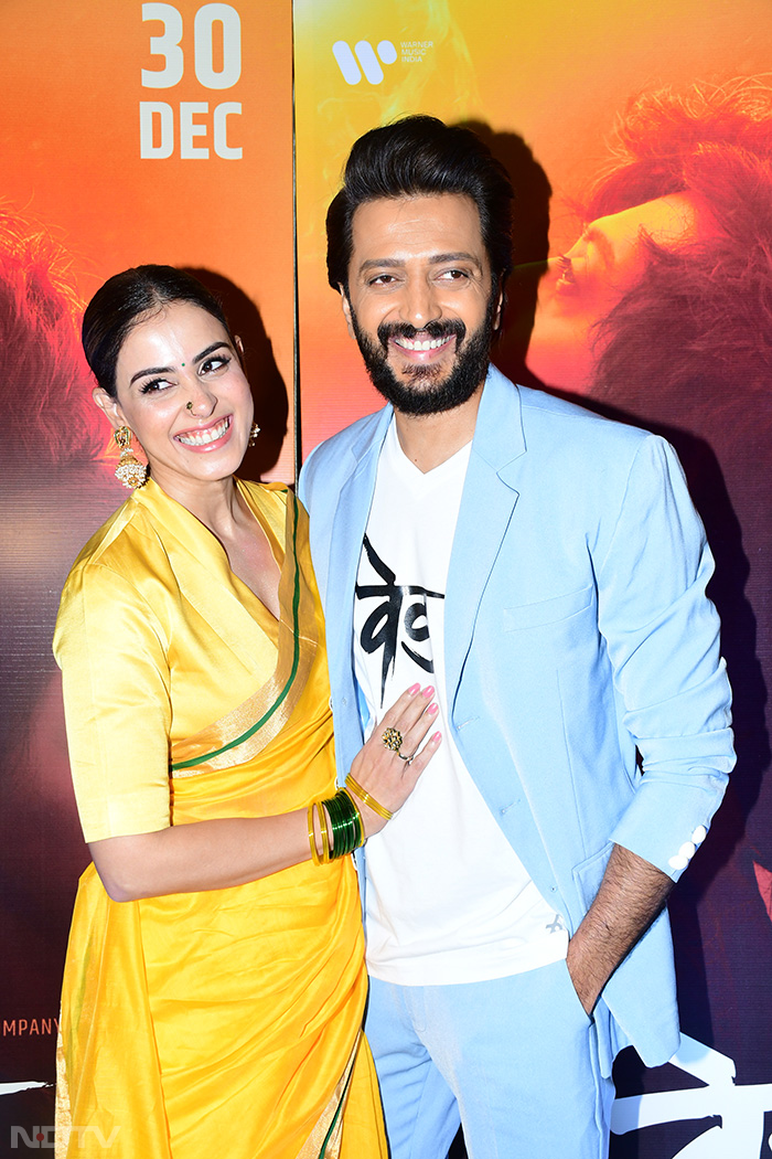 Genelia D'Souza and husband Riteish Deshmukh were clicked at <i>Ved</i> trailer launch.
(Image courtesy: Varinder Chawla)