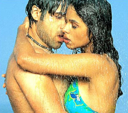 Emraan Hashmi kissed Mallika Sherawat for <I>Murder</i>.