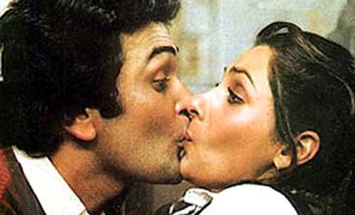 Dimple Kapadia and Rishi Kapoor had a liplock in <I>Bobby</i>.