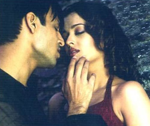 Aishwarya Rai kissed then boyfriend Vivek Oberoi in <I>Kyun Ho Gaya Na</i>.