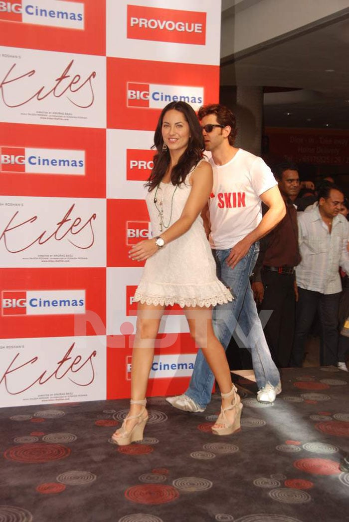 Hrithik, Barbara fly high together post <I>Kites</I> release