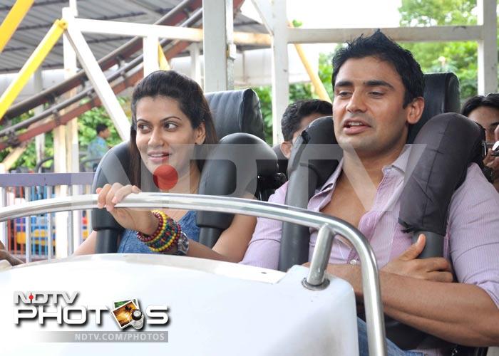 Lovebirds Payal Rohatgi and Sangram Singh decided to spend their Sunday in a rather adventurous manner, at Essel World in Mumbai.