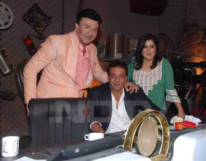 Actor Sanjay Dutt was present at the sets of the television reality show <i>Entertainment Ke Liye Kuch Bhi Karega</i> with judges Anu Malik and Farah Khan.